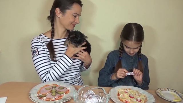 Пицца челлендж! Мастер шеф Катя против мама! Pizza Challenge! Master Chef Katya vs Mom! смотреть онлайн