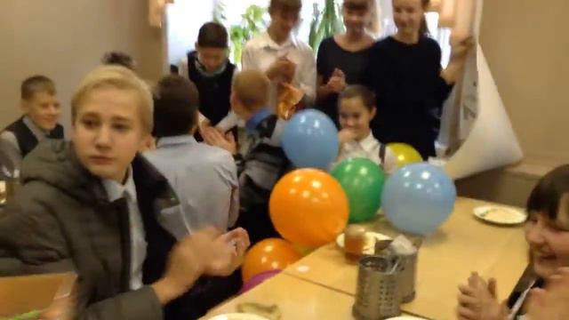 ИДЕАЛЬНЫЙ ДЕНЬ РОЖДЕНИЯ? ЛЕГКО! смотреть онлайн