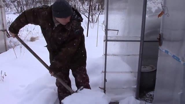 КАК СДЕЛАТЬ, ЧТОБЫ ВЕСНОЙ В ТЕПЛИЦЕ ХОРОШО УВЛАЖНИТЬ ПОЧВУ//МОЯ ЛЮБИМАЯ УСАДЬБА смотреть онлайн