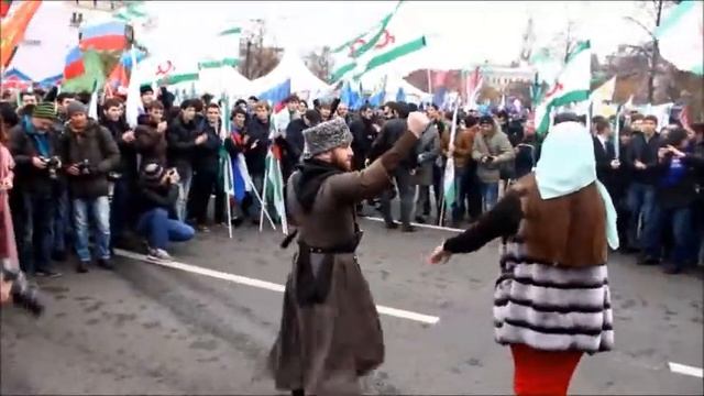 Участвуем в параде-шествии, посвященном Дню Народного Единства/ Школа лезгинки "САМУР" смотреть онлайн