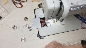 Как правильно вставить шпульку на промышленной швейной машинке typical, швейные лайфхаки