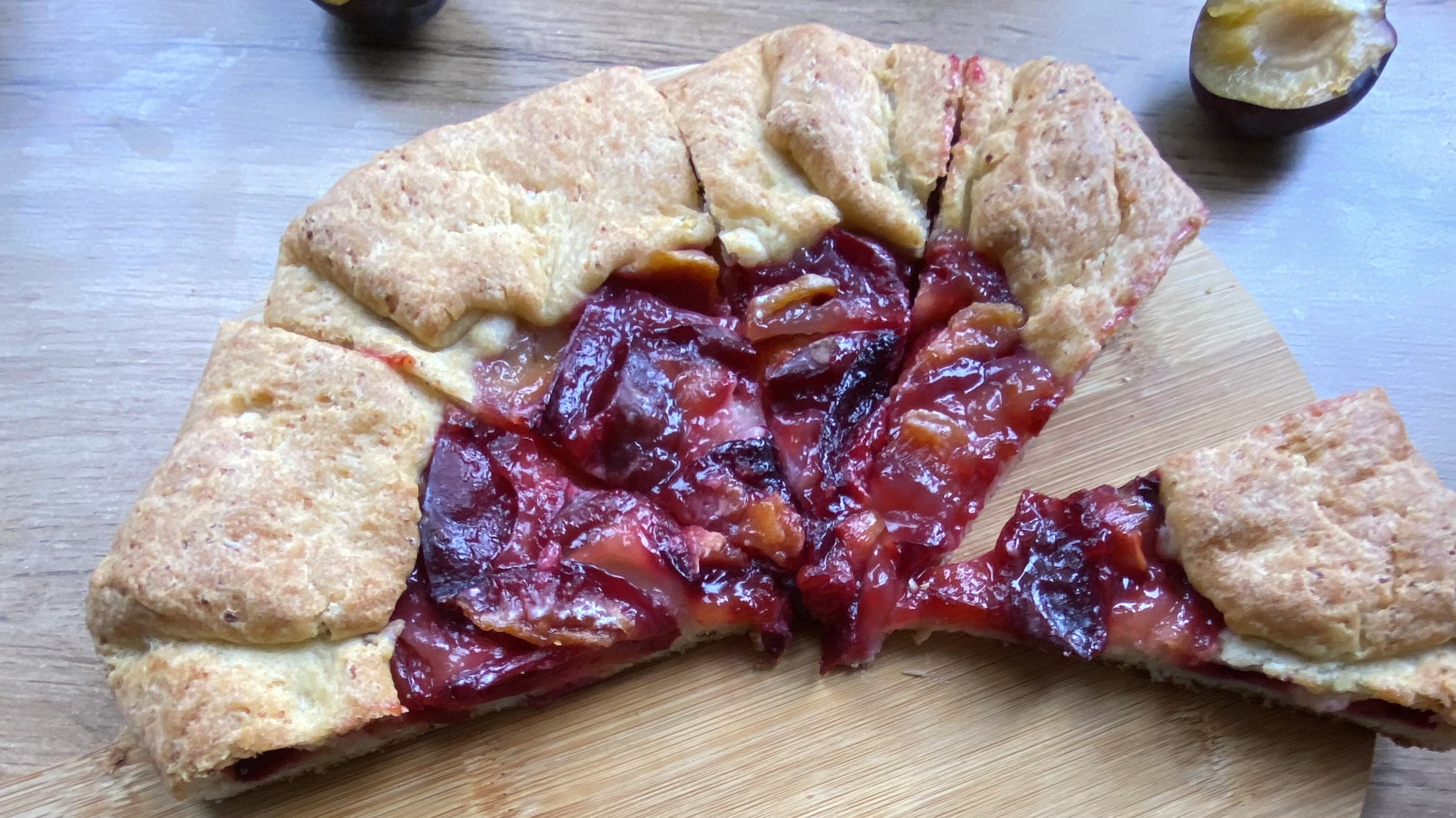 Творожная галета со сливами