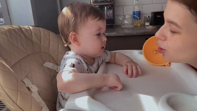 Режутся зубки ? ВЛОГ молодой мамы ? Готовлю ?? смотреть онлайн