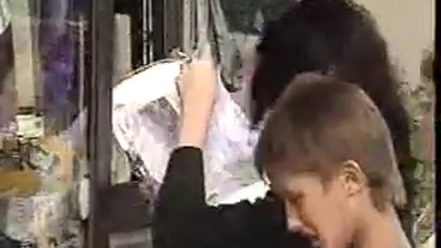 Столичная жизнь в районе метро "ВДНХ" (1995 год) смотреть онлайн