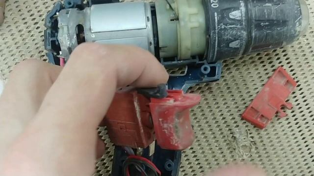Чем работает Юра смотреть онлайн