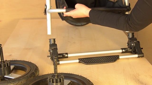 How-To: Lubricate Bumbleride Axle смотреть онлайн