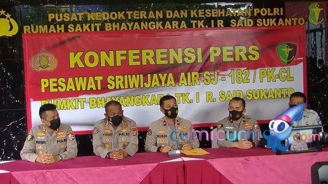 Tangis Keluarga Pecah Saat Mengetahui 5 Anggota Keluarga Berada Dalam Manifest Penumpang - Cumicam смотреть онлайн