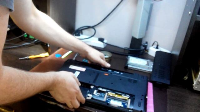 Как разобрать ноутбук Packard Bell EasyNote TV How to disassemble laptop Packard Bell EasyNote TV смотреть онлайн