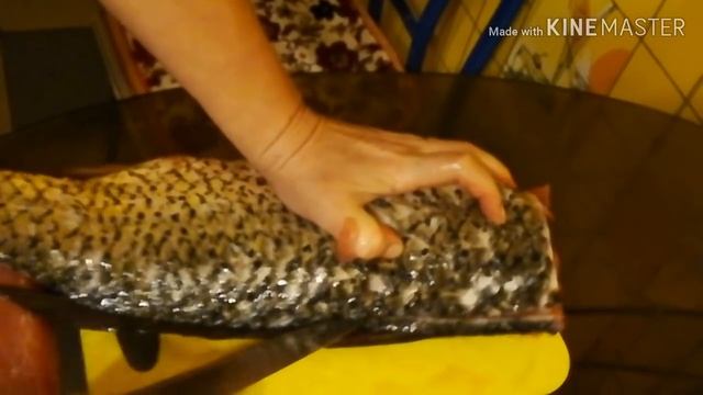 Как разделать сазана и приготовить сочные котлеты. смотреть онлайн