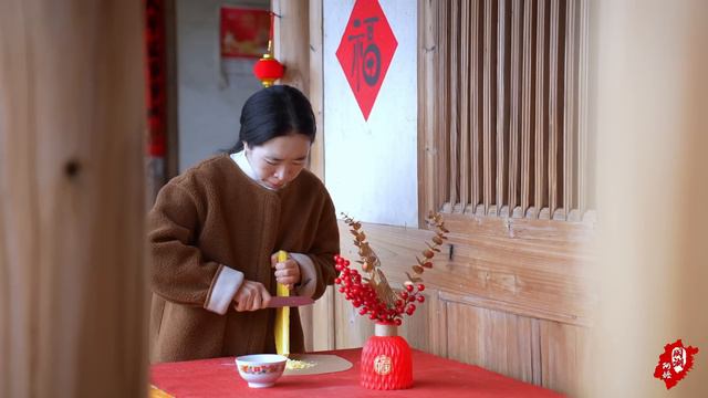 碧绿如玉，软糯清香，鼠曲草粿是春日美味，更是福建人的乡愁|affine cudweed rice cake【闽湖阿嬤Fujian Grandma】 смотреть онлайн