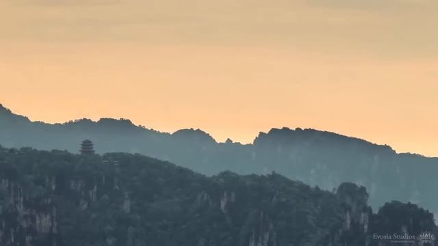 Пейзажи Горного парка ЧжанЦзяЦзе. Природа Китая. смотреть онлайн