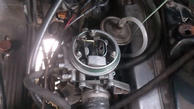 Карбюратор Pierburg 1b на двигателе Mercedes M102 холодный запуск. смотреть онлайн