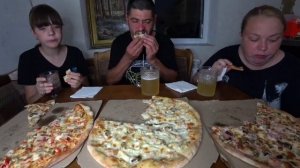 мукбанг итальянская пицца