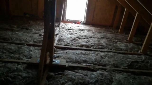 Утепление чердачного перекрытия.Миниральная вата 100мм.Строительство каркасного дома своими руками. смотреть онлайн