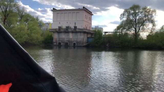 Прогулка по Суре на 8-ми метровом моторном катамаране. смотреть онлайн