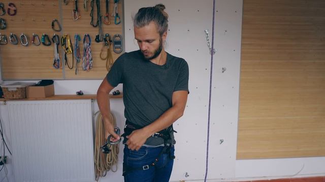 Complete Guide into Belay Devices - Differences and Efficient Usage | Ep.6 смотреть онлайн