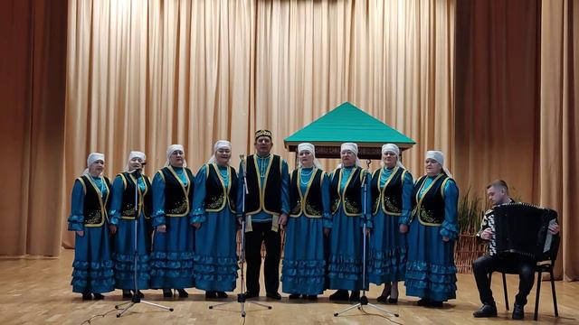 "Их чибәр кыз икән" татар халык җыры.Татар җырларына поппури ."Өмет" халык фольклор ансамбле. смотреть онлайн