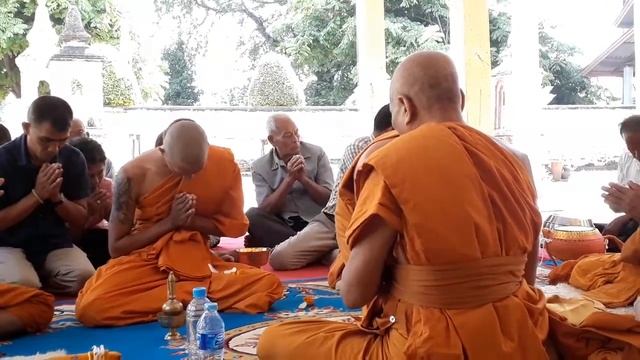 Посвящение в монахи.Тайланд.Ват Бан Суан.Литье воды.