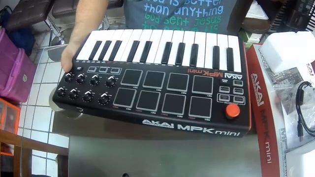 Akai MPK Mini MK2 Unboxing ¡¡ESPAÑOL!! смотреть онлайн