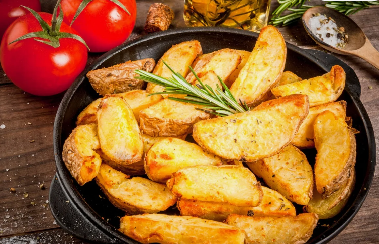 Картошка "по - деревенски" рецепт. Картошка в духовке! смотреть онлайн