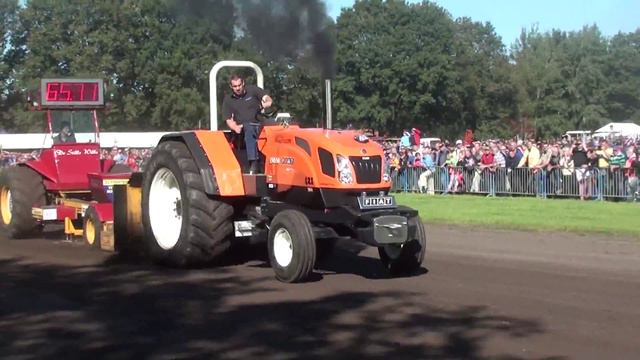 Tractorpulling - Flaeijelfeest 2013 - Waldbroezer смотреть онлайн