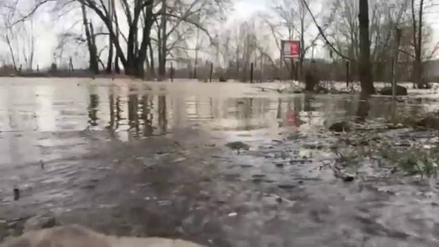 Вода прибывает на Вертолётной площадке смотреть онлайн