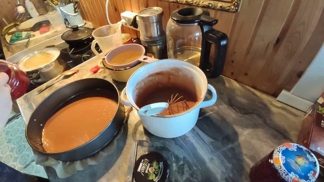 Строим дом из бытовки/уже и не скажешь что бытовка/обшиваем сайдингом/покрасили окна. смотреть онлайн