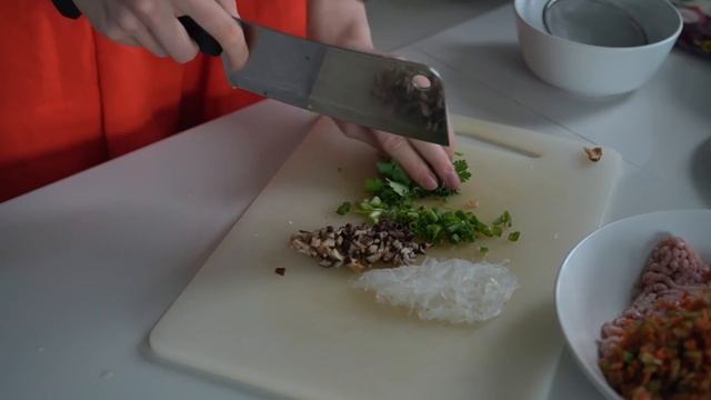 ПОЧЕМУ ТАК ВКУСНО? ? ЛЕПИМ ПЕЛЬМЕШКИ ? Жареные китайские вонтоны смотреть онлайн