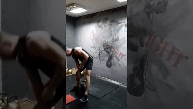 Гиря 70кг подъём полным циклом | Личный вес 68кг #гиря #гири смотреть онлайн