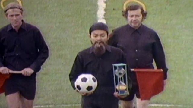 The Art of Soccer / Football - M for Monty Python смотреть онлайн