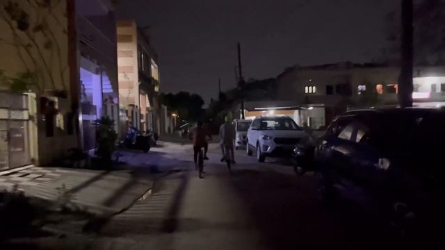 Индия. Света нет и молнии, а я все равно пошла…!!! Здесь так не ходят!!! смотреть онлайн