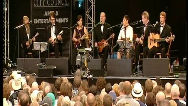 Ukulele Orchestra of GB - Shaft смотреть онлайн