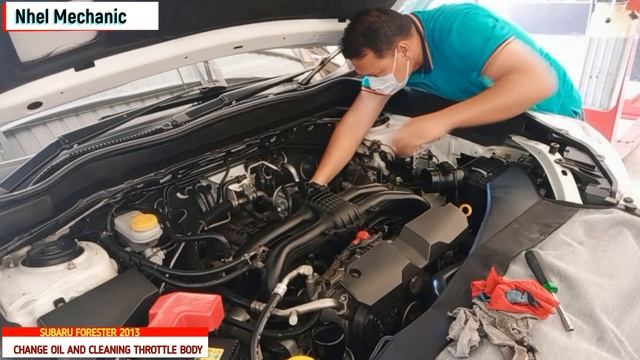 SUBARU FORESTER CHANGE OIL AND CLEANING THROTTLE BODY