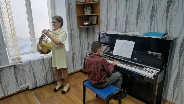 Аслюк Ульяна (9 лет, валторна) Сен-Санс 