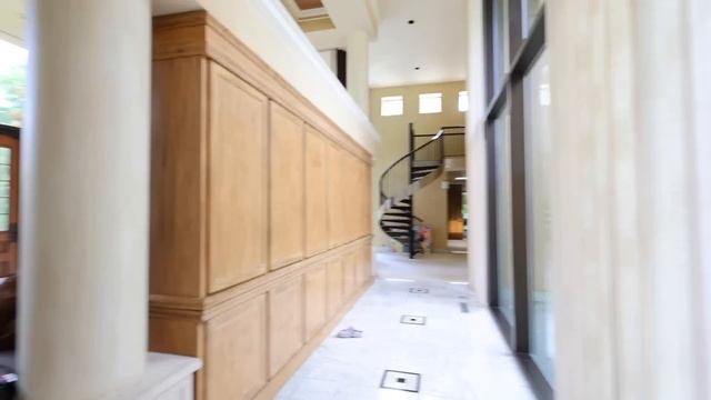 One Color Hide and Seek!! смотреть онлайн