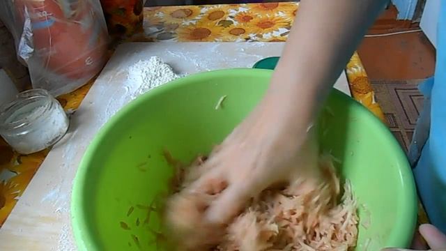 ВАРЕНИКИ с сырой картошкой. Вкусненько!!! смотреть онлайн