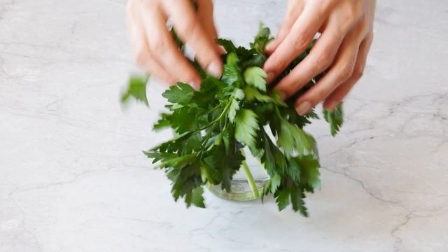 ?КАК СОХРАНИТЬ ЗЕЛЕНЬ СВЕЖЕЙ смотреть онлайн