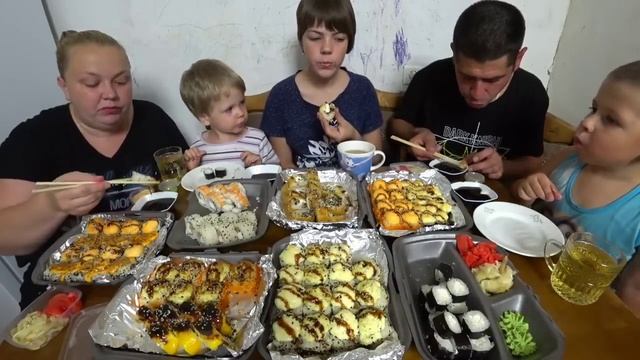 мукбанг роллы ложкой/ обзор любимый василëк ? смотреть онлайн