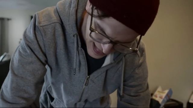 idubbbz receives a strange package ! смотреть онлайн