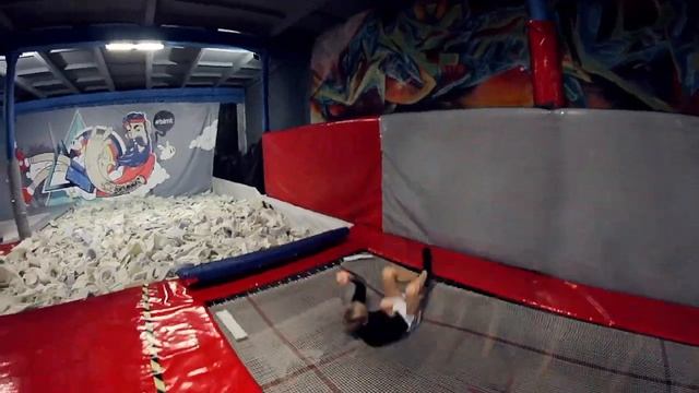 Батутные будни в «Баламуте» 2 смотреть онлайн