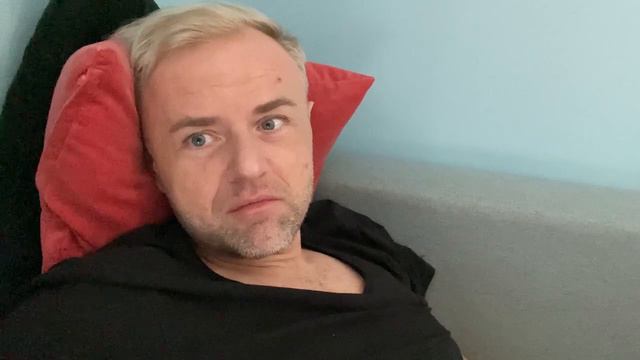 Не спал всю ночь, все симптомы на лицо. Лежу и вспоминаю, как выживал смотреть онлайн