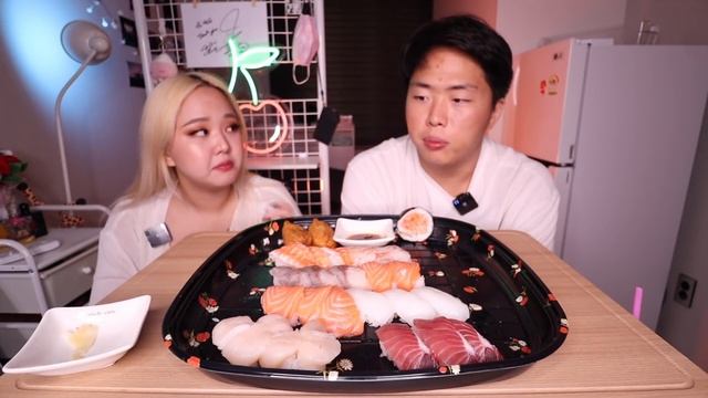 КОРЕЙСКИЕ СУШИ из МАГАЗИНА! Культ Еды в Корее. Как знакомятся корейцы? Мукбанг смотреть онлайн