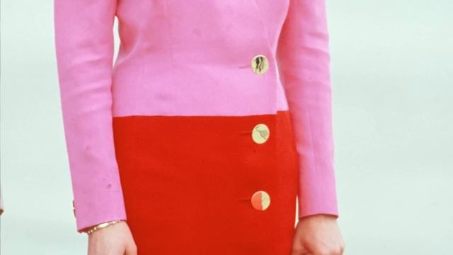 The Story Behind Princess Diana's Most Famous Hairstyles and Makeup Looks смотреть онлайн