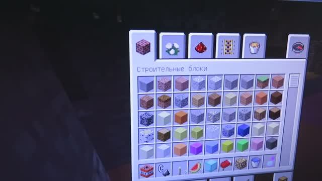 Младший брат Руслан играет в Minecraft. смотреть онлайн