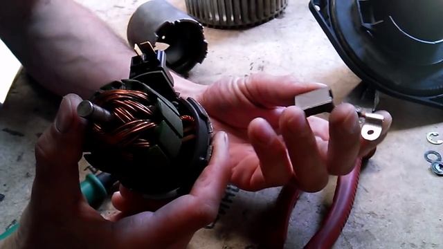 Ремонт моторчика отопителя. Замена щеток. Ниссан Альмера N15 смотреть онлайн