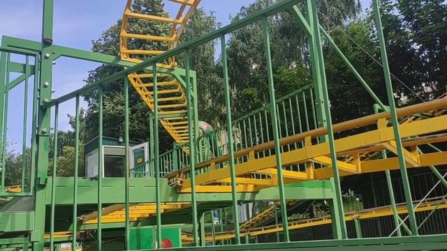 паравозик Гусеница парк Горького смотреть онлайн