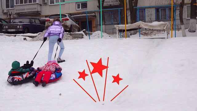 Алиса и друзья играют со снегом и лепят снеговика #snowman смотреть онлайн