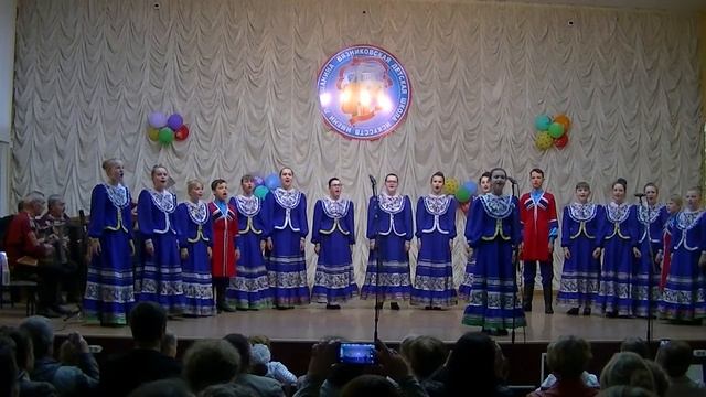 "Ты, Россия" исполняет детский образцовый фольклорный коллектив "Забавушки" ДШИ им. Л. И. Ошанина смотреть онлайн