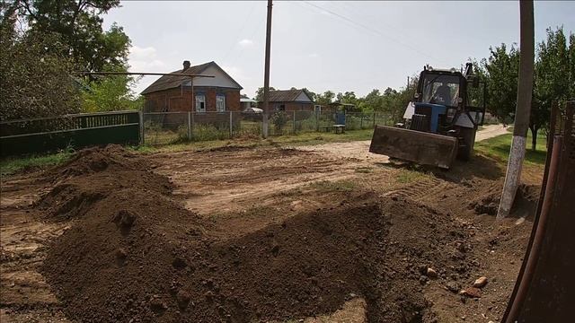 Весь двор в окопах смотреть онлайн