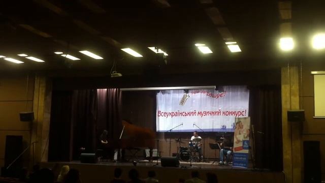 Надя Журба(рояль) - G.Gershvin "Summertime"(с импровизацией О.Питерсона),А.Саратский - Коломийка смотреть онлайн